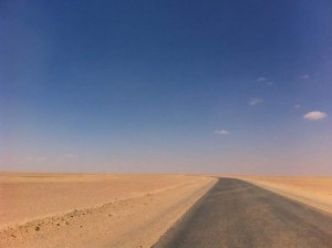 Carretera de camino a los campamentos saharauis.